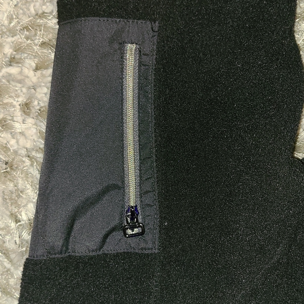 Calvin Klein pullover - Picture 3 of 3